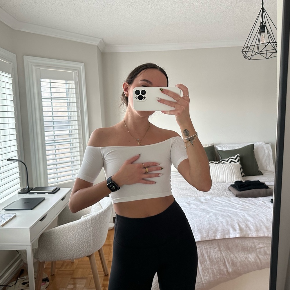American Apparel Off the Shoulder Cropped Tee - Picture 2 of 3